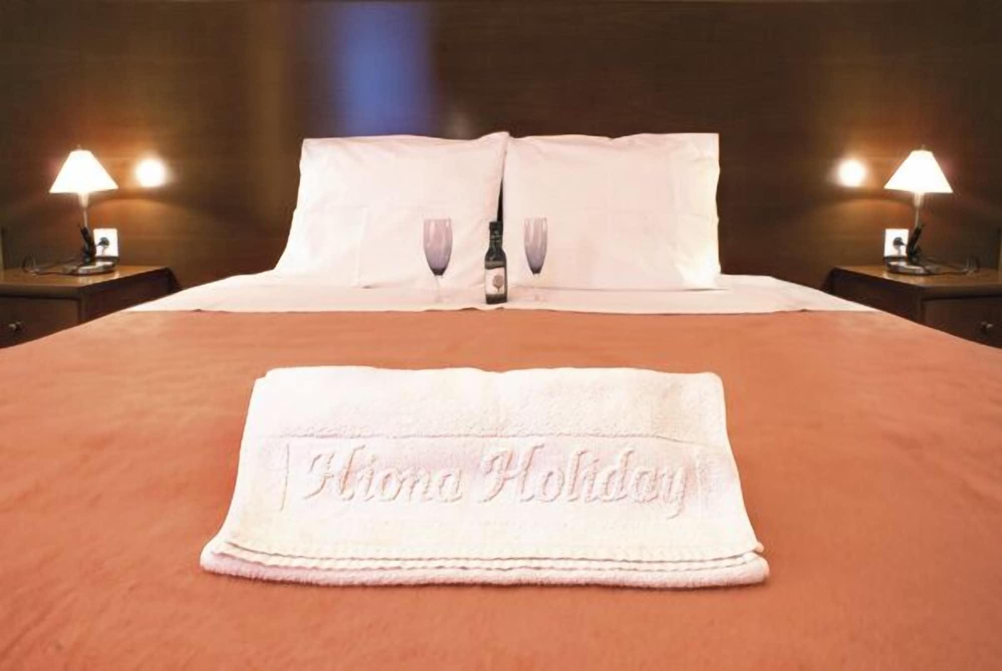 Hiona Holiday Hotel ปาเลกาสตรอน ภายนอก รูปภาพ